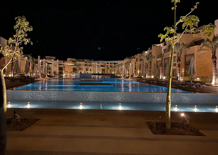 Kitesurfer Shared House, Pool View & Access